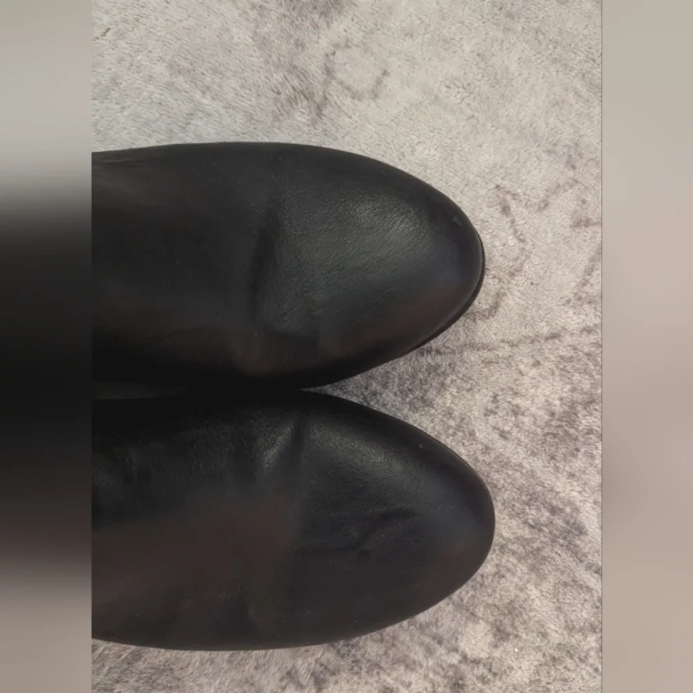 American Woman's Classic Boots Size